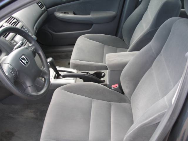Honda Accord 2005 photo 2