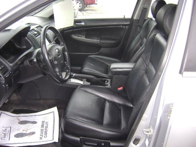 Honda Accord 2005 photo 2