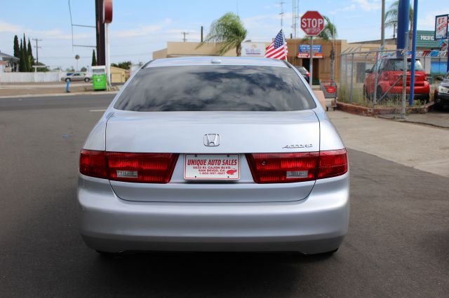 Honda Accord 2005 photo 3