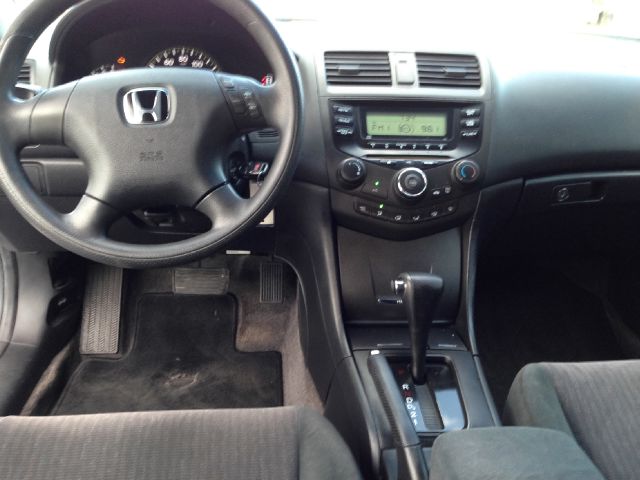 Honda Accord 2005 photo 23