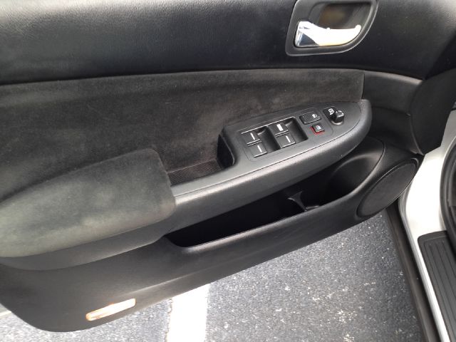 Honda Accord 2005 photo 3