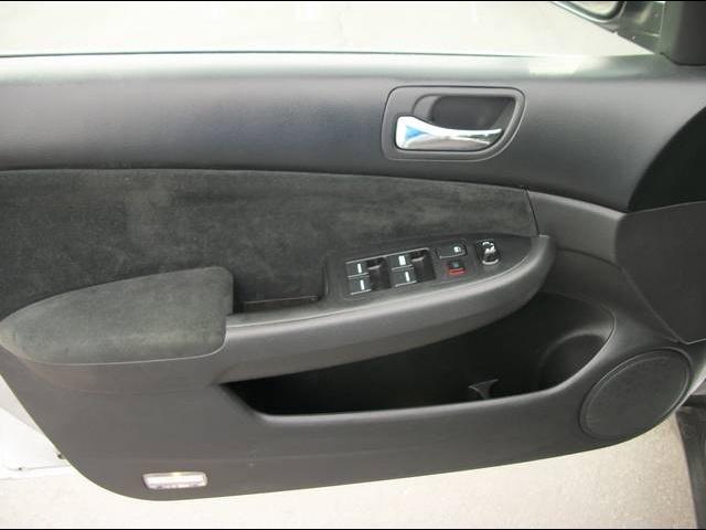 Honda Accord 2005 photo 2