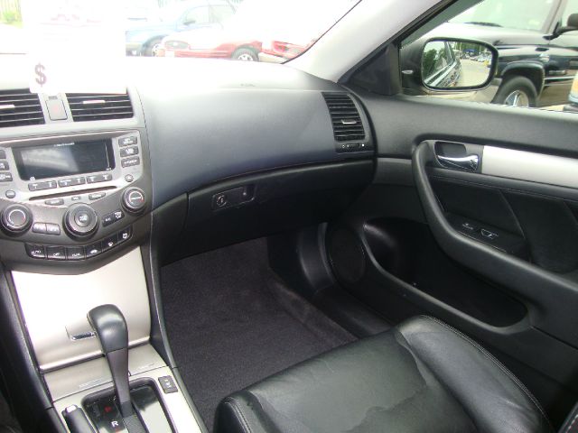 Honda Accord 2006 photo 14