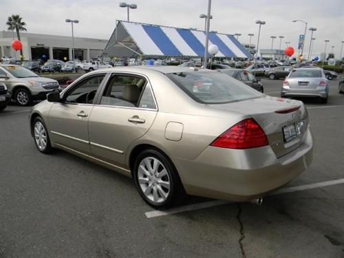 Honda Accord 2006 photo 2