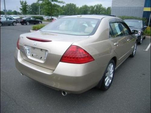 Honda Accord 2006 photo 1