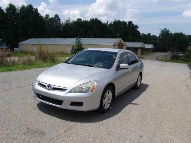 Honda Accord 2dr Reg Cab 120.5 WB Sedan
