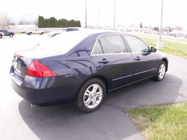 Honda Accord 2006 photo 2
