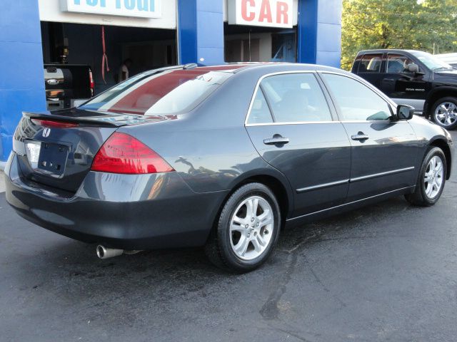 Honda Accord 2006 photo 2