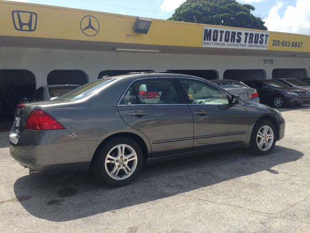 Honda Accord 2006 photo 1