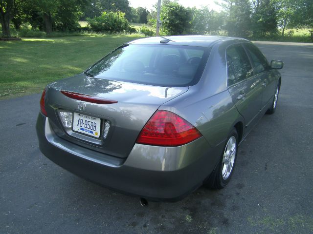 Honda Accord 2006 photo 2