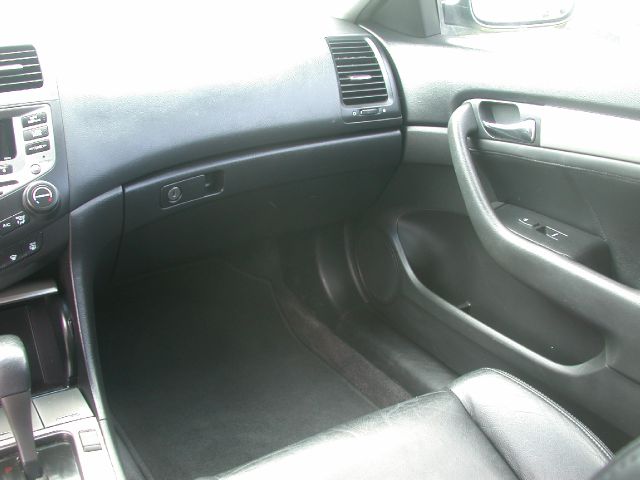 Honda Accord 2006 photo 2