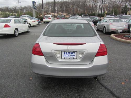 Honda Accord 2006 photo 2