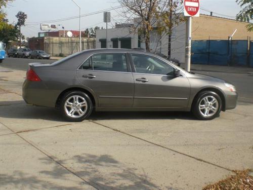 Honda Accord 2006 photo 2