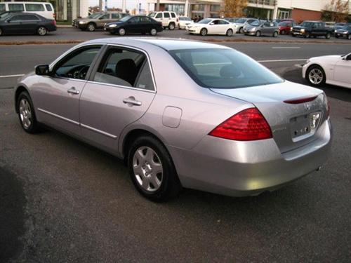 Honda Accord 2006 photo 2