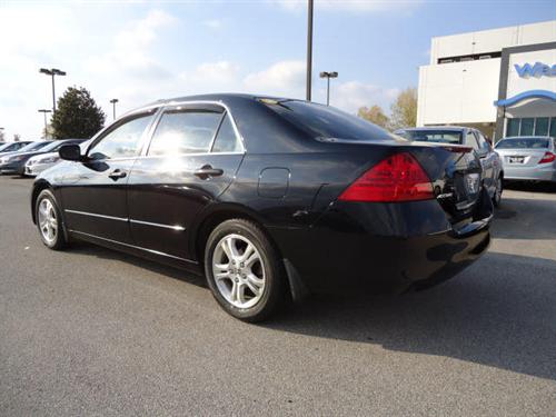 Honda Accord 2006 photo 2
