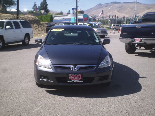 Honda Accord 2dr Reg Cab 120.5 WB Sedan