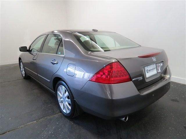 Honda Accord LS 2WD Sedan