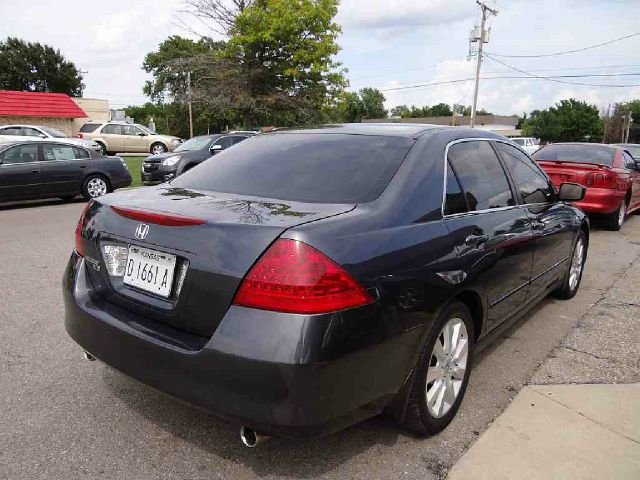 Honda Accord SLT Quad Cab4x4 Sedan
