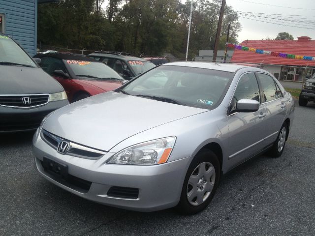 Honda Accord 2dr Reg Cab 120.5 WB Sedan