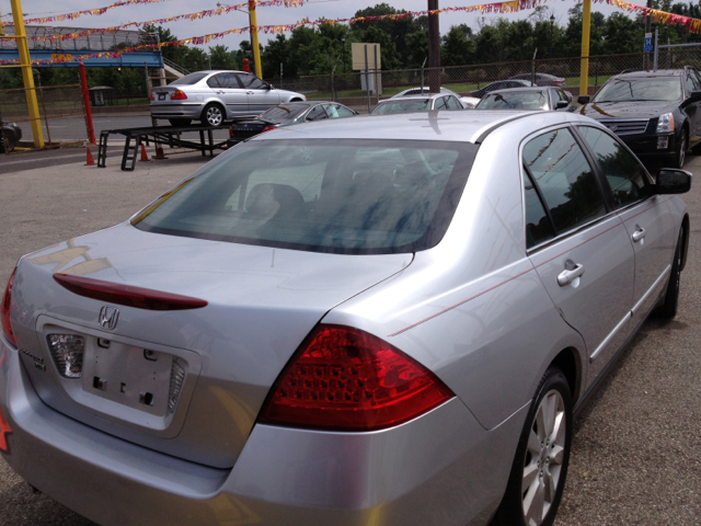 Honda Accord SLT Quad Cab4x4 Sedan