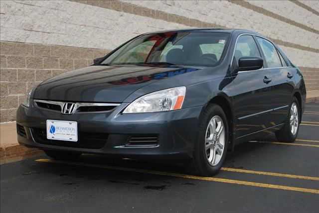 Honda Accord Supercab 4X4 XLT Sedan