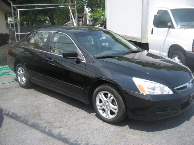 Honda Accord 2dr Reg Cab 120.5 WB Sedan