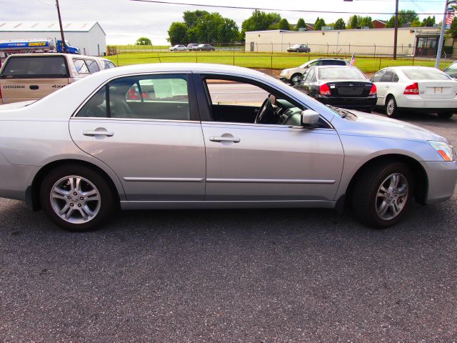 Honda Accord 2dr Reg Cab 120.5 WB Sedan