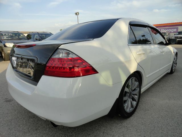 Honda Accord 2dr Reg Cab 120.5 WB Sedan