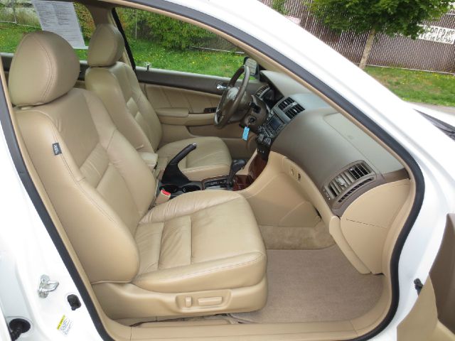 Honda Accord Reg Cab 112 WB 4WD SLT Sedan