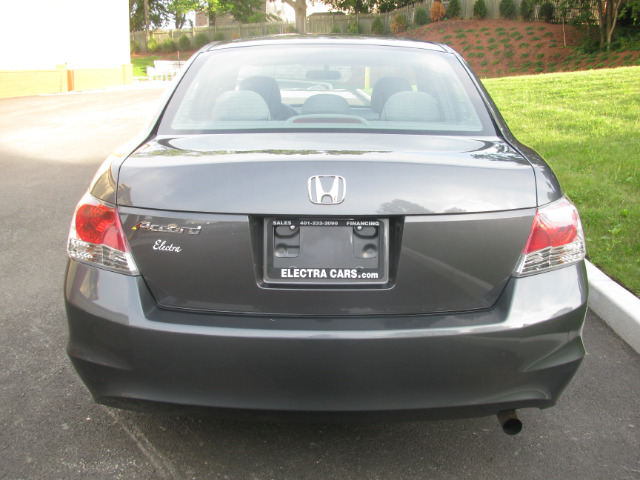 Honda Accord 2dr Reg Cab 120.5 WB Sedan