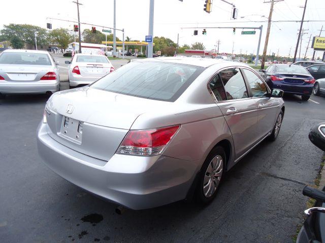 Honda Accord 2dr Reg Cab 120.5 WB Sedan