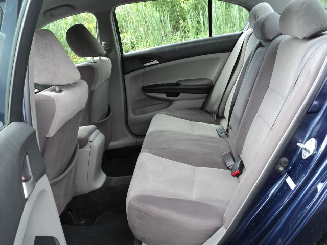 Honda Accord 2dr Reg Cab 120.5 WB Sedan