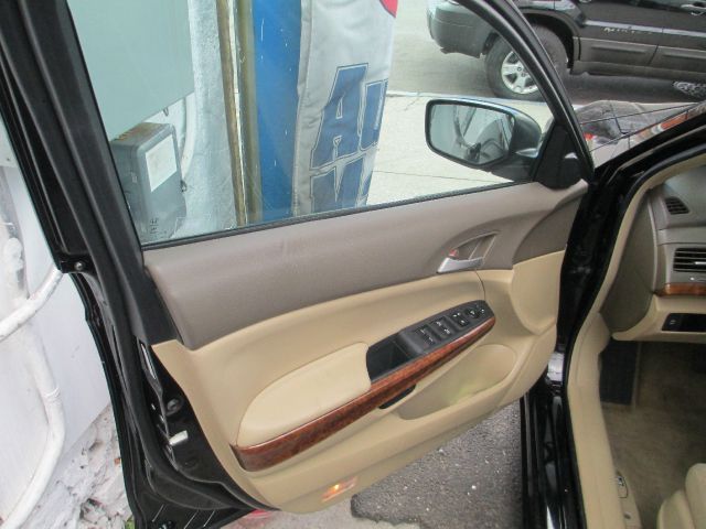 Honda Accord 3.5L RWD Sedan