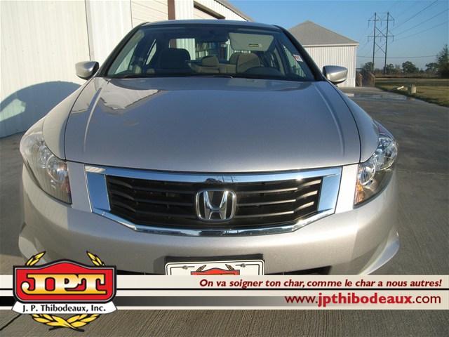 Honda Accord 2010 photo 2