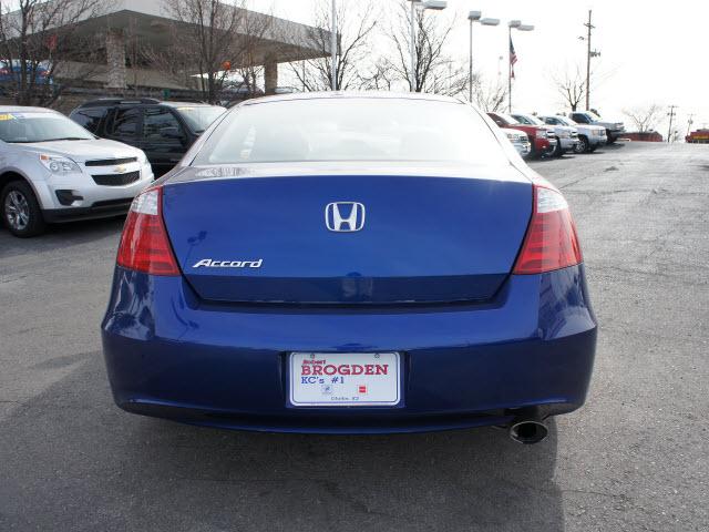 Honda Accord 2010 photo 3