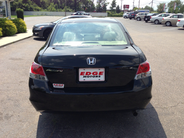 Honda Accord 2dr Reg Cab 120.5 WB Sedan