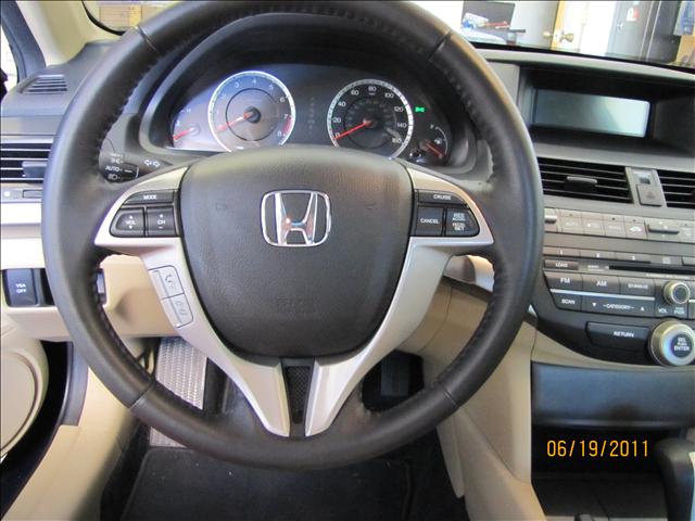 Honda Accord 2010 photo 1