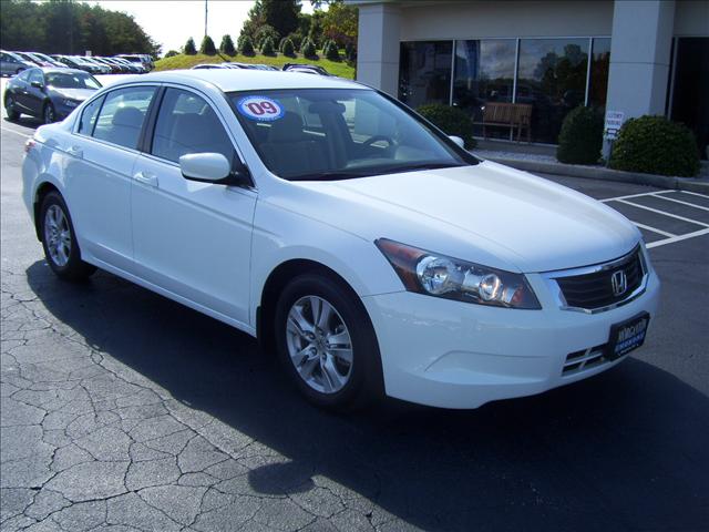 Honda Accord Supercab 4X4 XLT Sedan