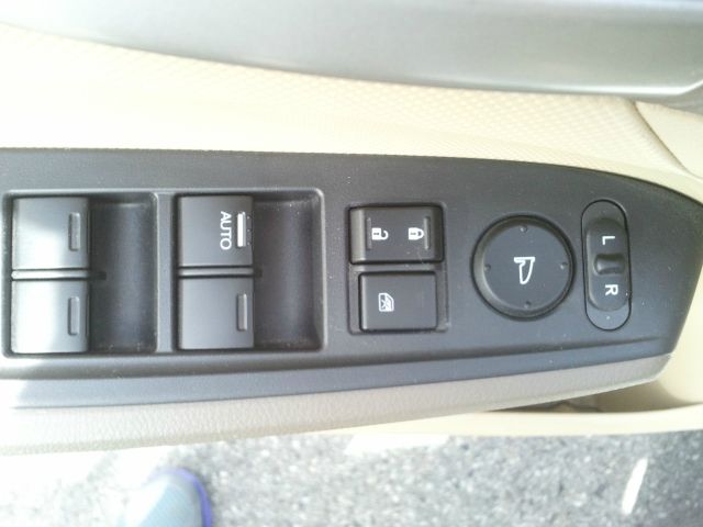 Honda Accord 2dr Reg Cab 120.5 WB Sedan