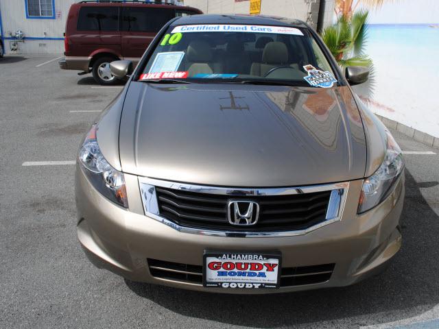 Honda Accord 2010 photo 1