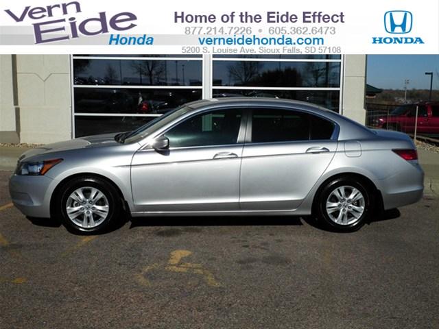 Honda Accord Supercab 4X4 XLT Sedan