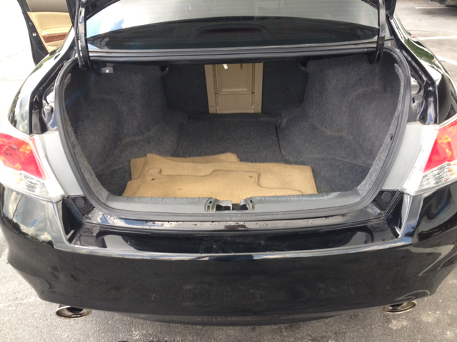 Honda Accord 2010 photo 1