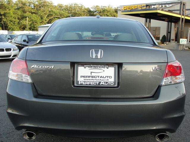 Honda Accord 2010 photo 1