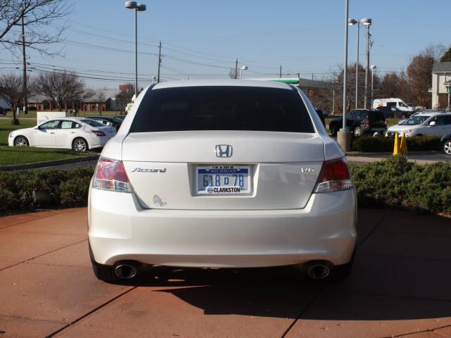 Honda Accord 2010 photo 4