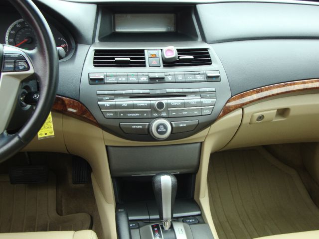 Honda Accord 2011 photo 14