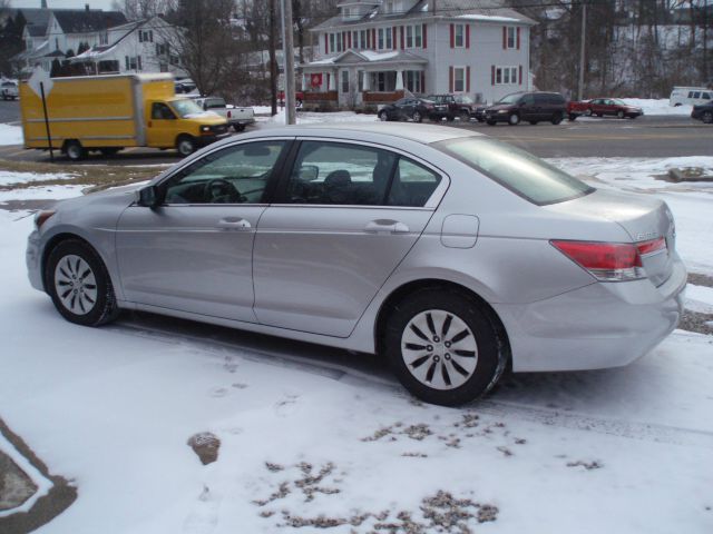 Honda Accord 2dr Reg Cab 120.5 WB Sedan