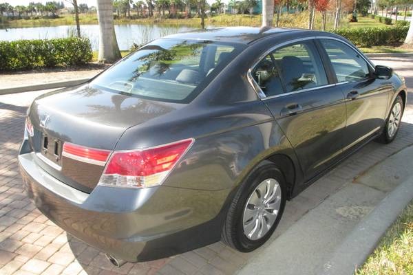 Honda Accord 2dr Reg Cab 120.5 WB Sedan