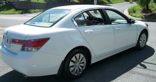 Honda Accord 2dr Reg Cab 120.5 WB Sedan