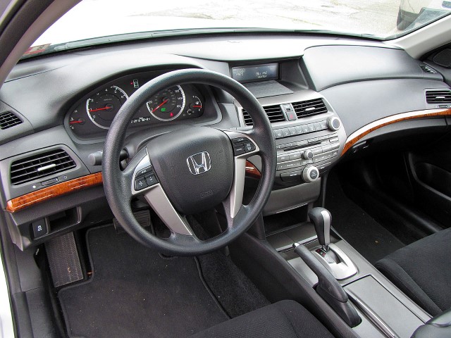 Honda Accord 2012 photo 2