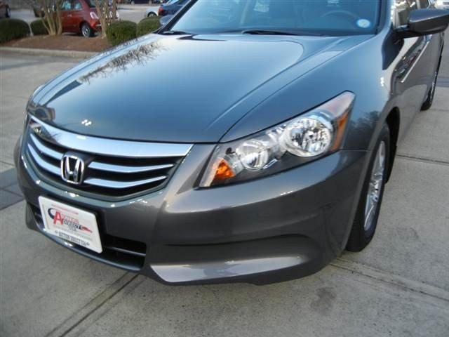 Honda Accord 2012 photo 2